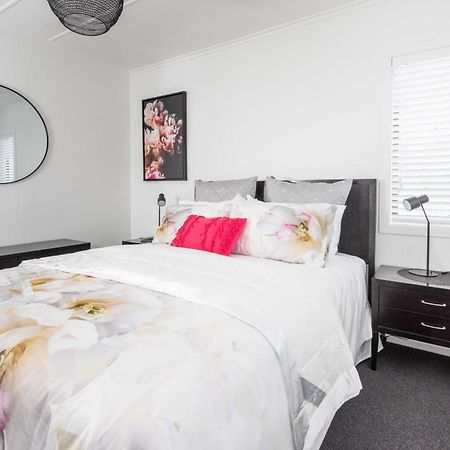 Awesome Beach House On Oceanview Road Mount Maunganui Luaran gambar